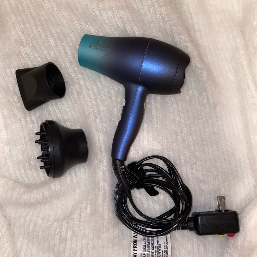 Mini hair dryer